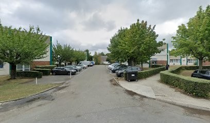 Rue Eugène Hénaff, Hôtel à Trappes