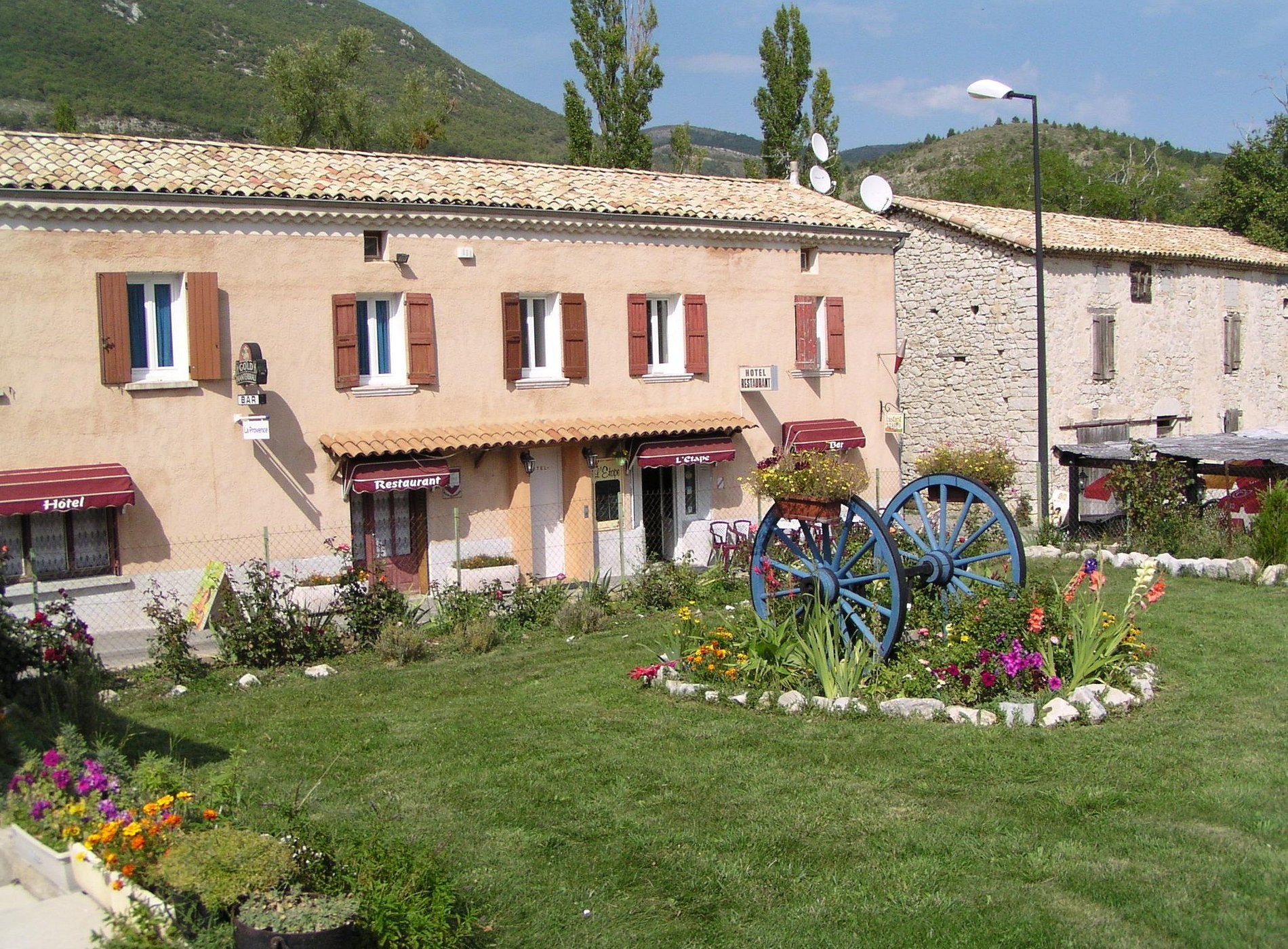 Hôtel Restaurant L'Etape, Hôtel aux Omergues