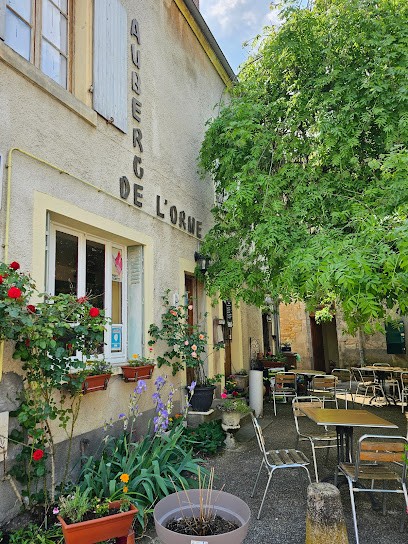 Auberge De L'Orme, Hôtel à Surgy