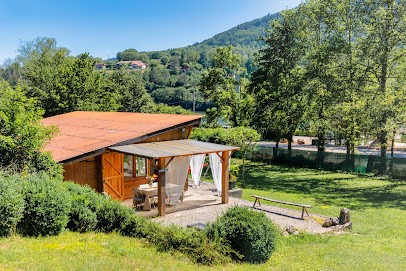Les Beaux Rêves Lodges, Hôtel à Hautecourt-Romanèche