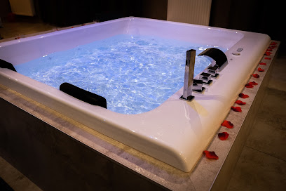 Le Loft À Bulles - Location Loft Billard Sauna Hammam Jacuzzi Privatif, Hôtel à Strasbourg