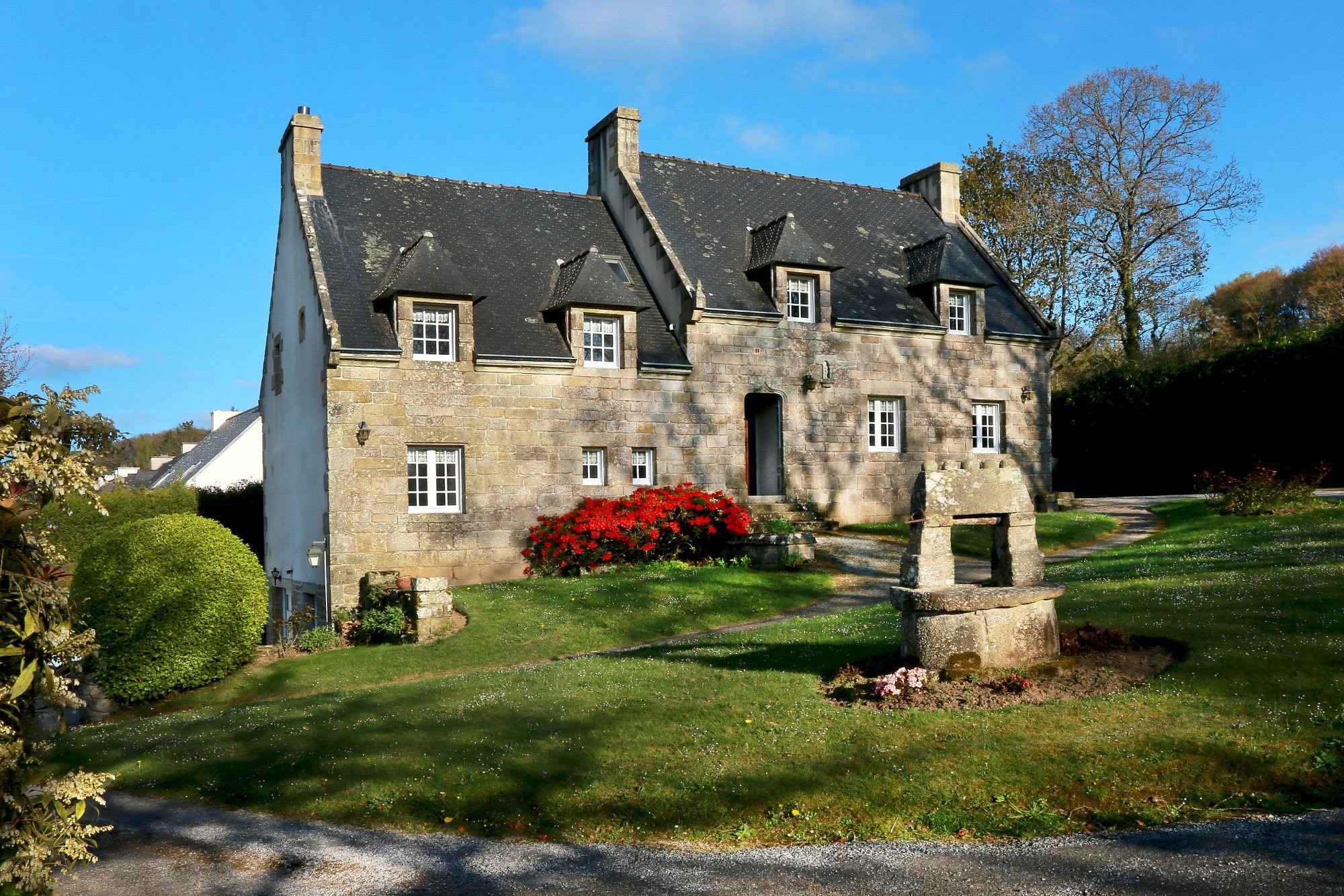 Logis Hôtel Rest. Le Prieuré, Hôtel à Locronan