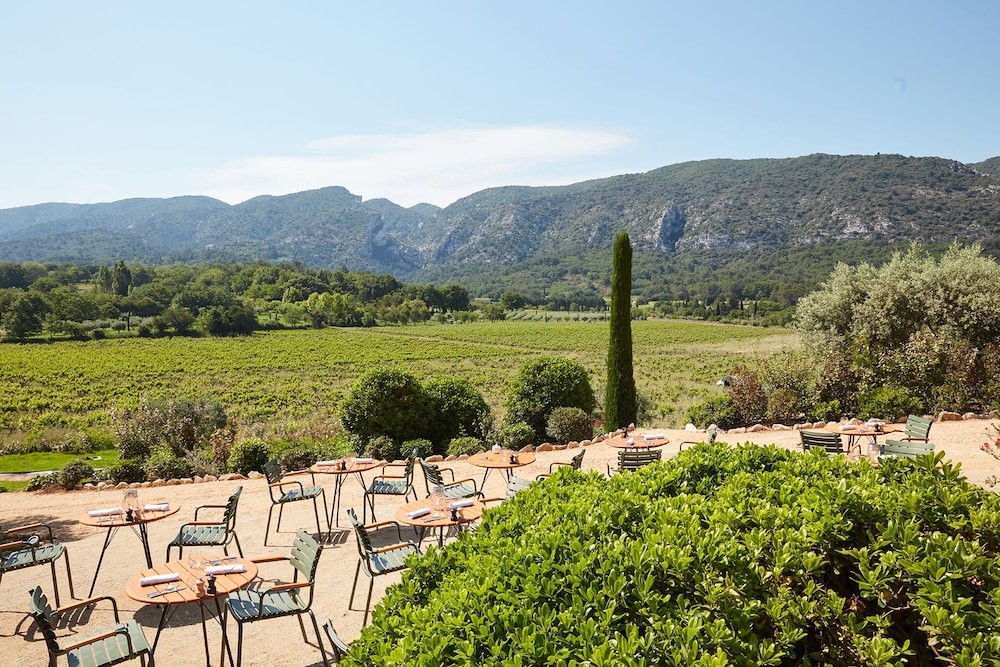 Bastide Du Mourre, Hôtel à Oppède