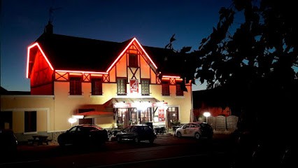 Logis Hôtel Le Cheval Blanc, Hôtel à Saint-Just