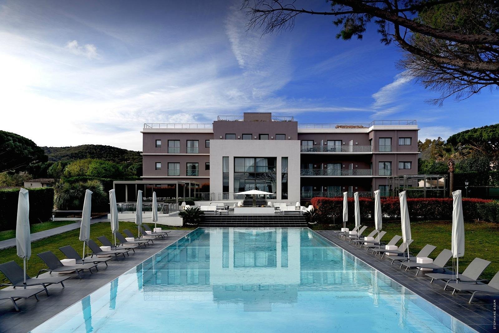 Kube Saint-Tropez Hôtel, Hôtel à Gassin