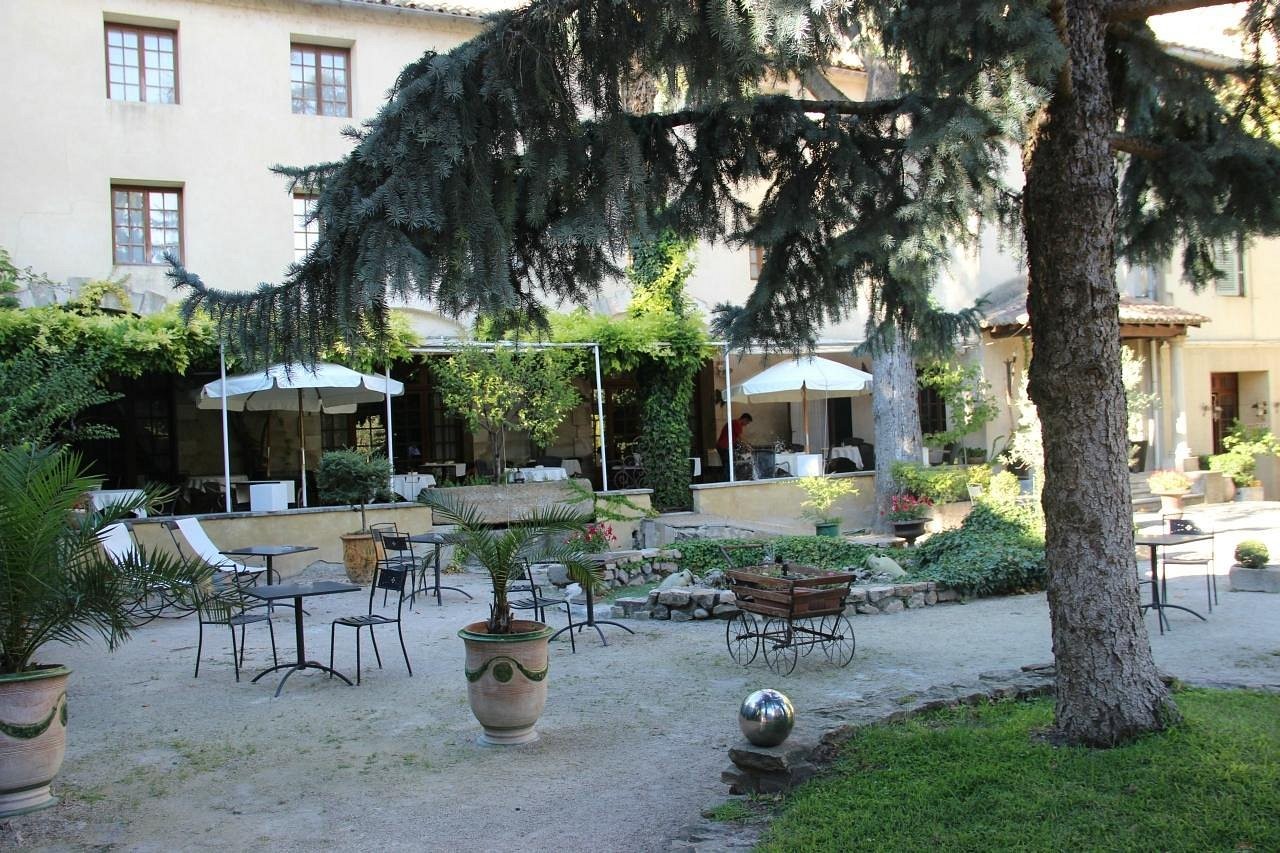 Hôtel & Restaurant Le Manoir, Hôtel à Mornas