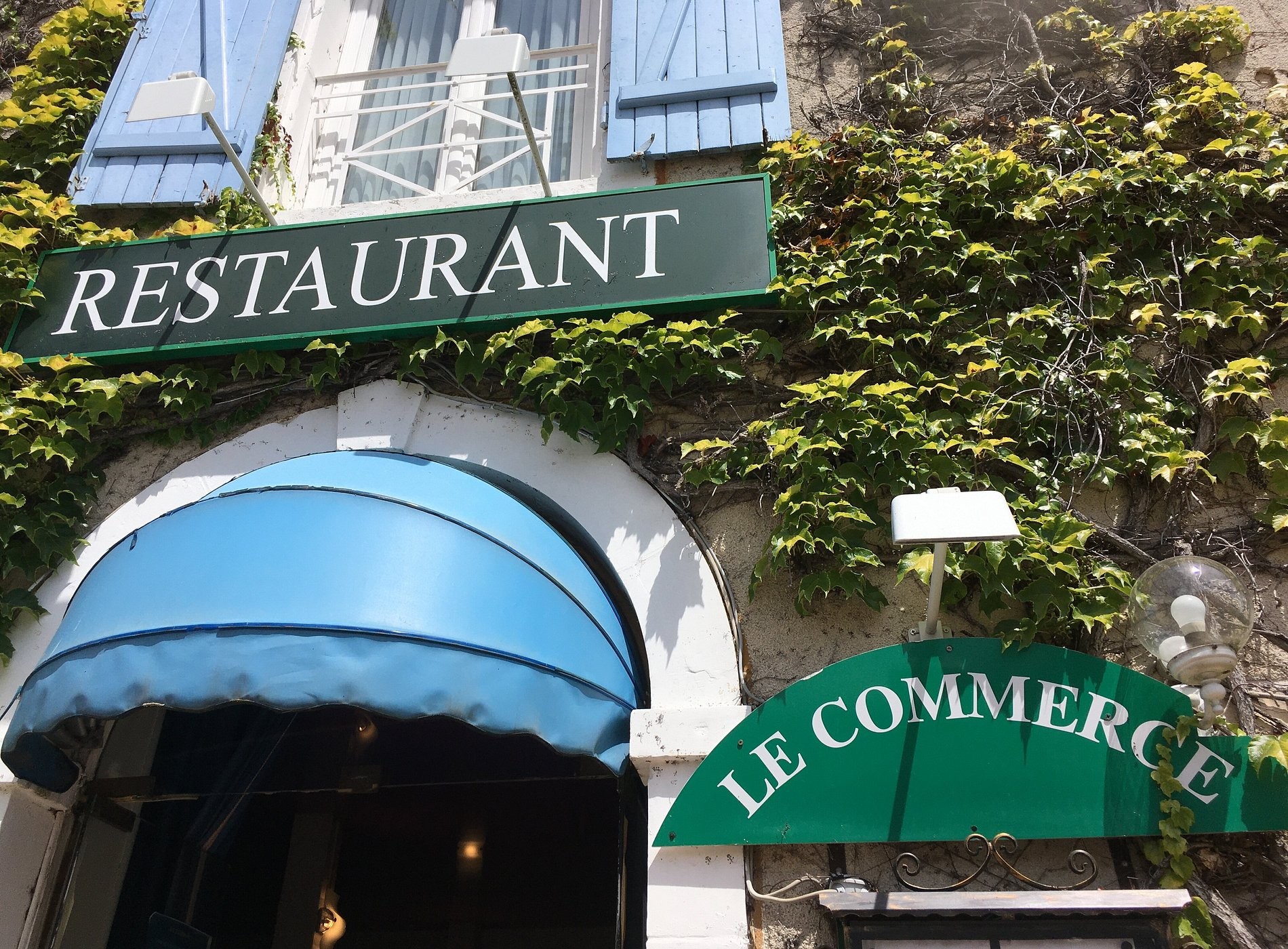 LE COMMERCE, Hôtel à Sancoins