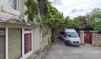 CAMARGUE LOCATION, Hôtel à Saint-Laurent-d'Aigouze