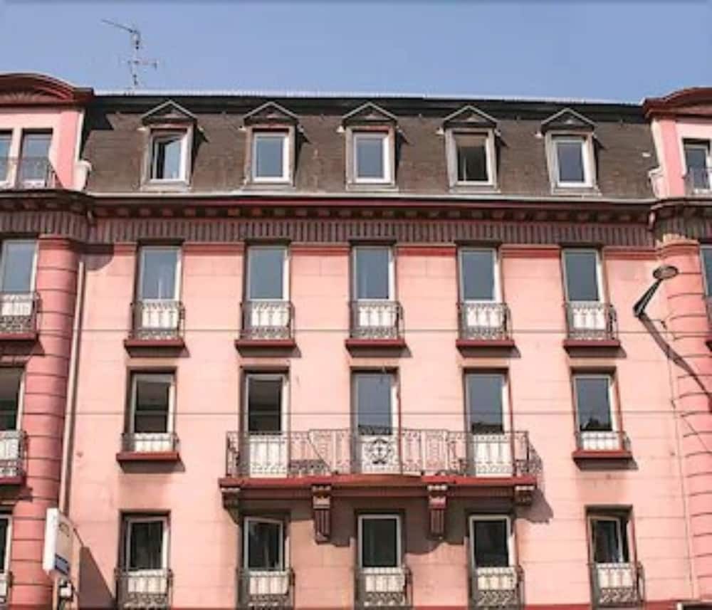 Hôtel Le Strasbourg, Hôtel à Mulhouse