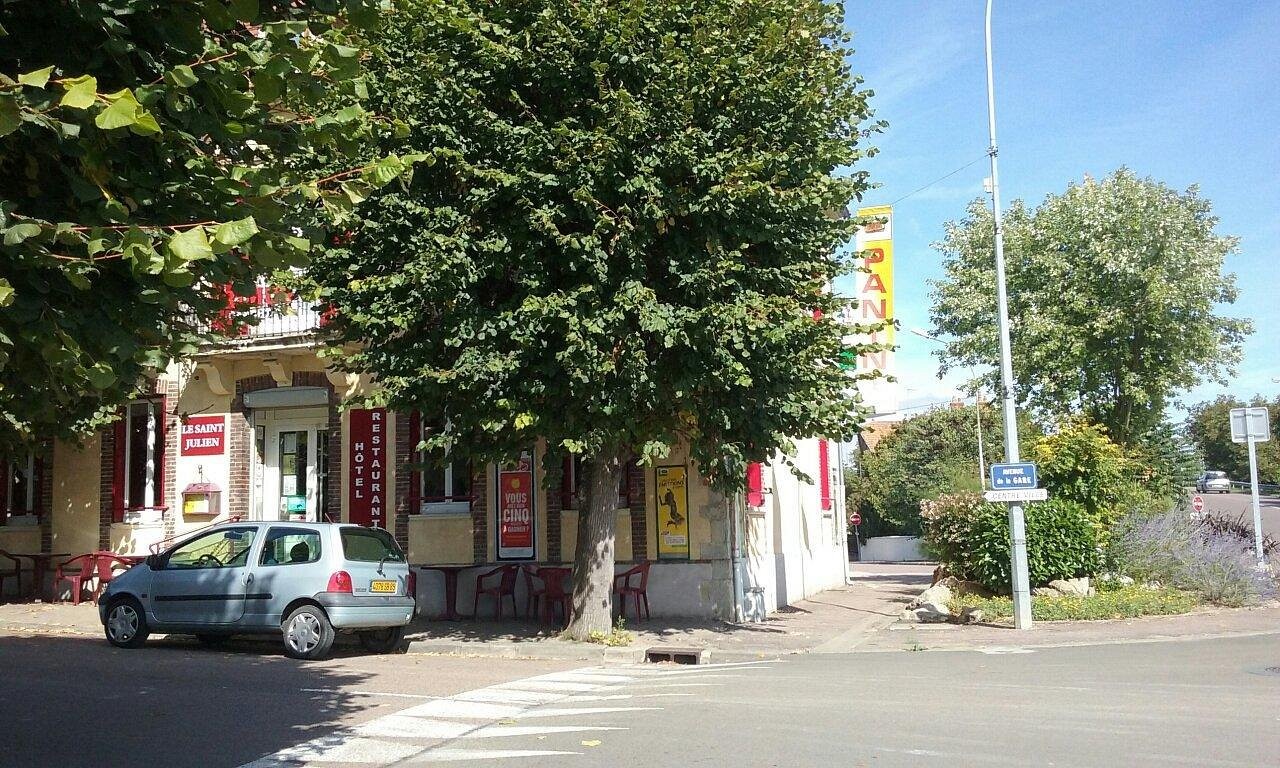 Hotel Restaurant Le St Julien, Hôtel à Saint-Julien-du-Sault
