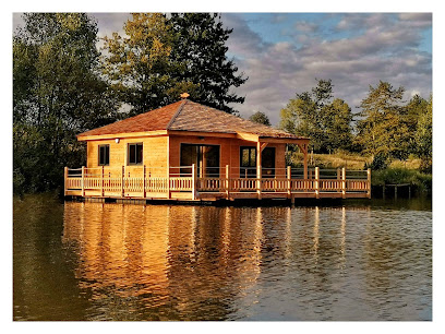 Les Cabanes Du Plessis, Hôtel à Noyen-sur-Sarthe