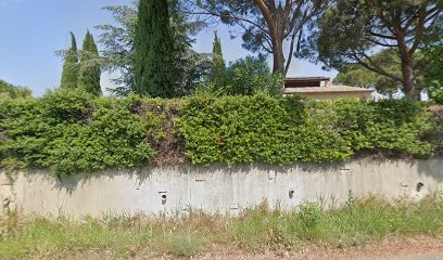 Gîte L'Oliveraie, Hôtel à Laudun-l'Ardoise