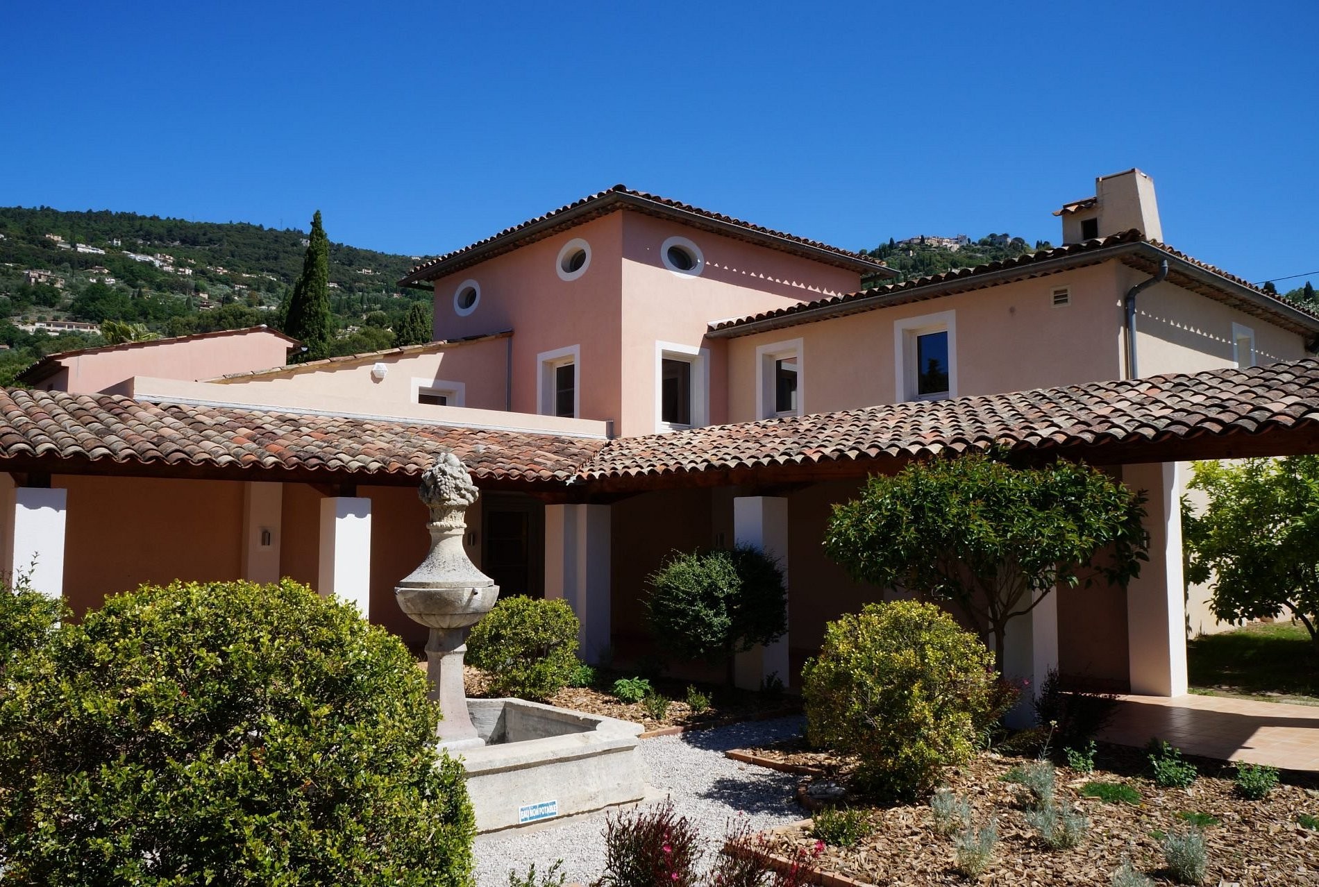 Domaine La Tour Carrée, Résidence Hôtelière à Peymeinade
