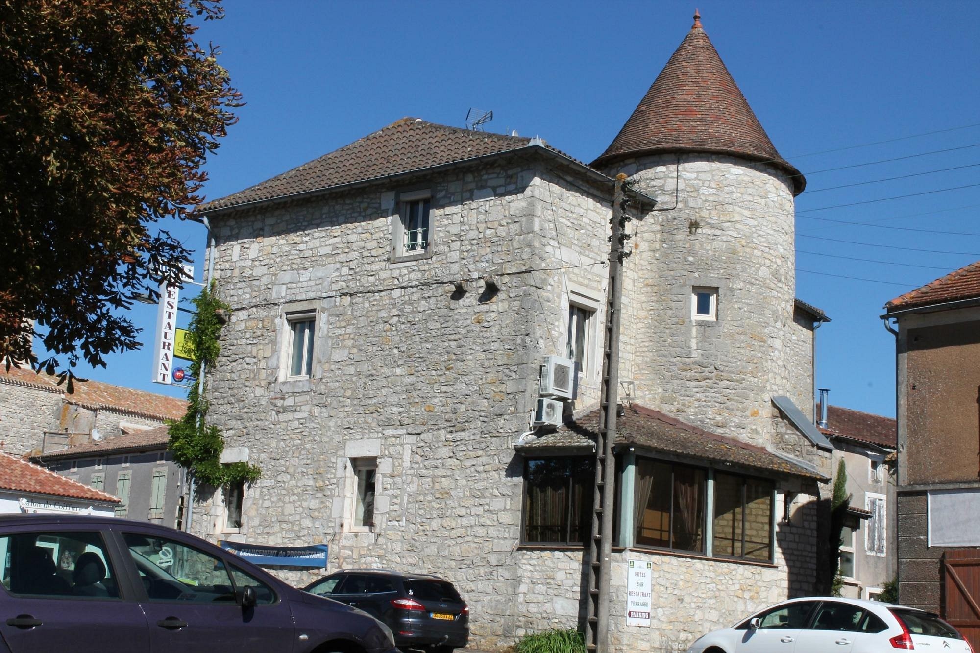 Logis Auberge De La Tour, Hôtel à Sauzet