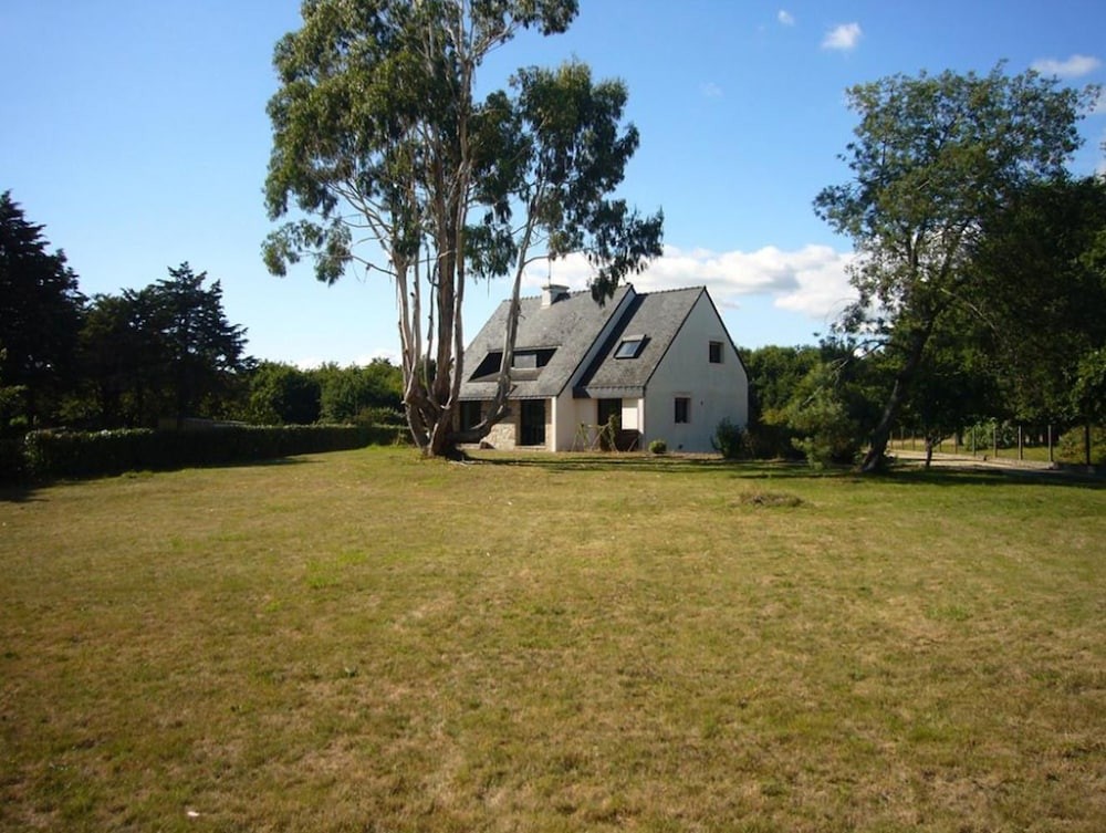 Chez Gilles Et Isabelle, Hôtel à Landévant