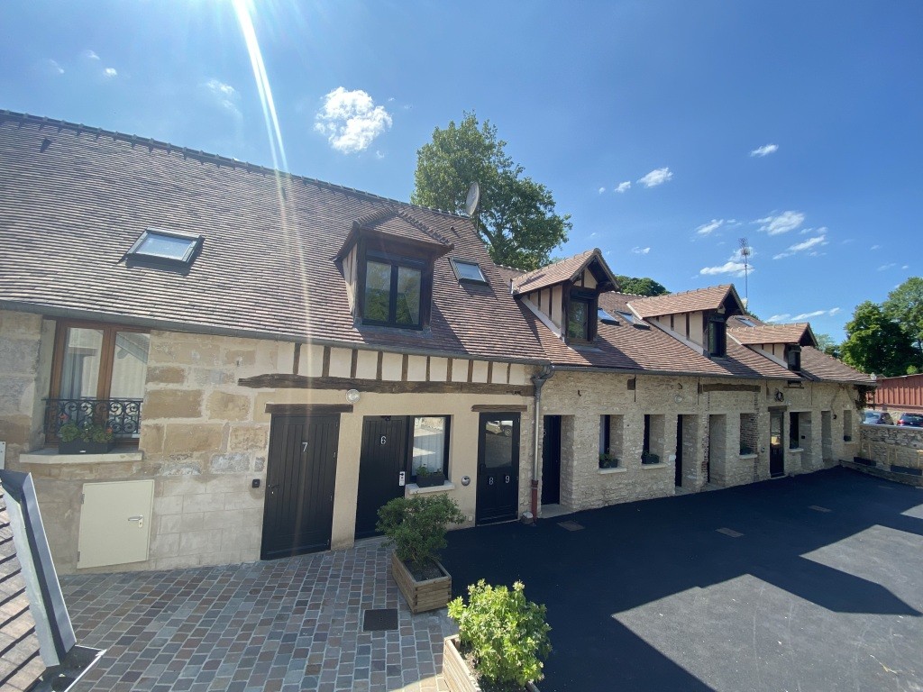 Logis Hôtel Saint Nicolas, Hôtel à Chaumont-en-Vexin