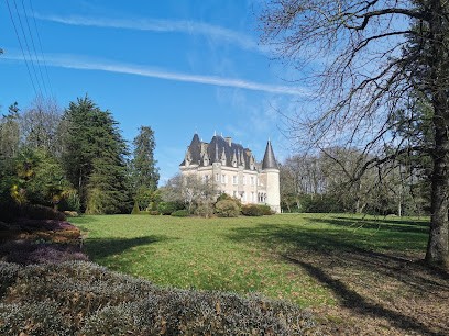 Le Domaine Du Château De Launay Guen, Hôtel à Plémet