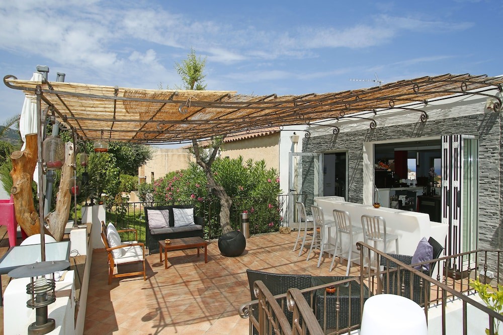 Hotel Funtana Marina, Hôtel à L'Île-Rousse