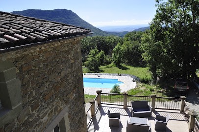 La fontaine des lys, Hôtel à Comps