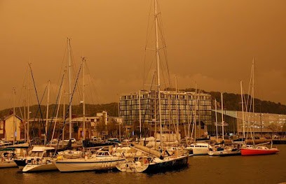 Ex HotelF1 Cherbourg, Hôtel à Bretteville