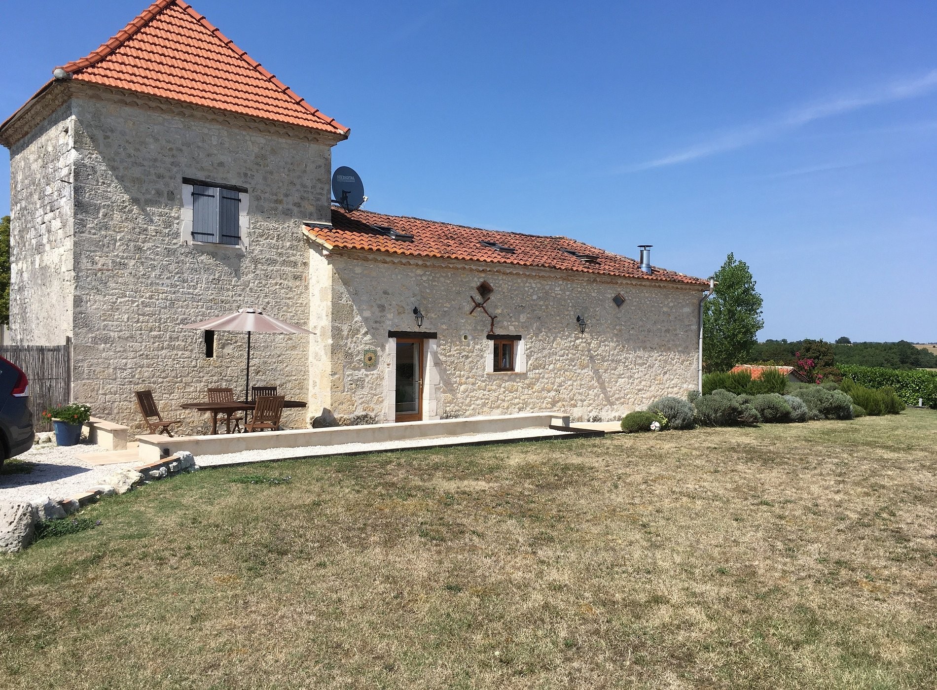 Le Tournesol Holiday Cottage, Hôtel à Bourg-de-Visa
