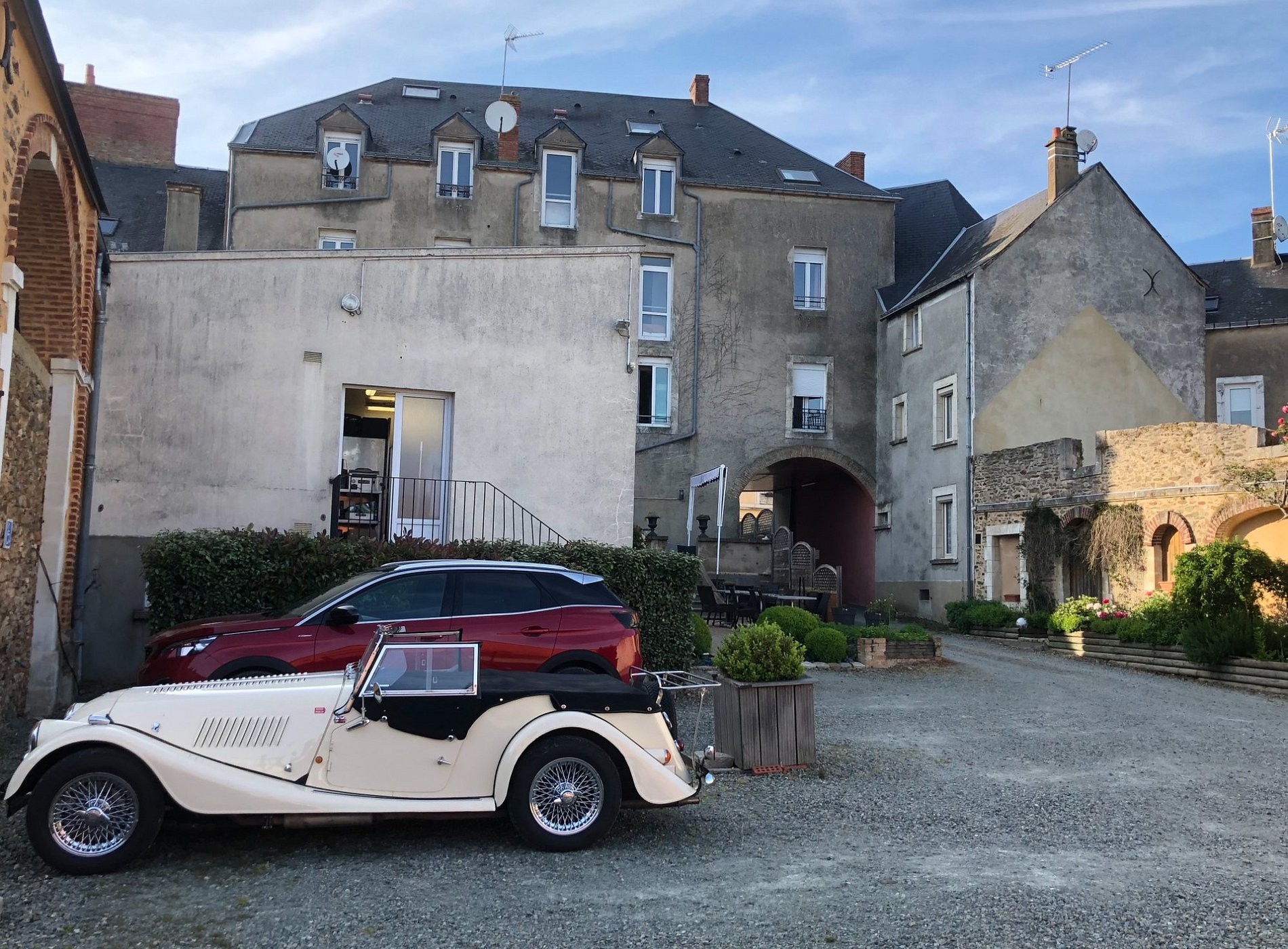 Logis Hôtel le Bretagne, Hôtel à Sillé-le-Guillaume