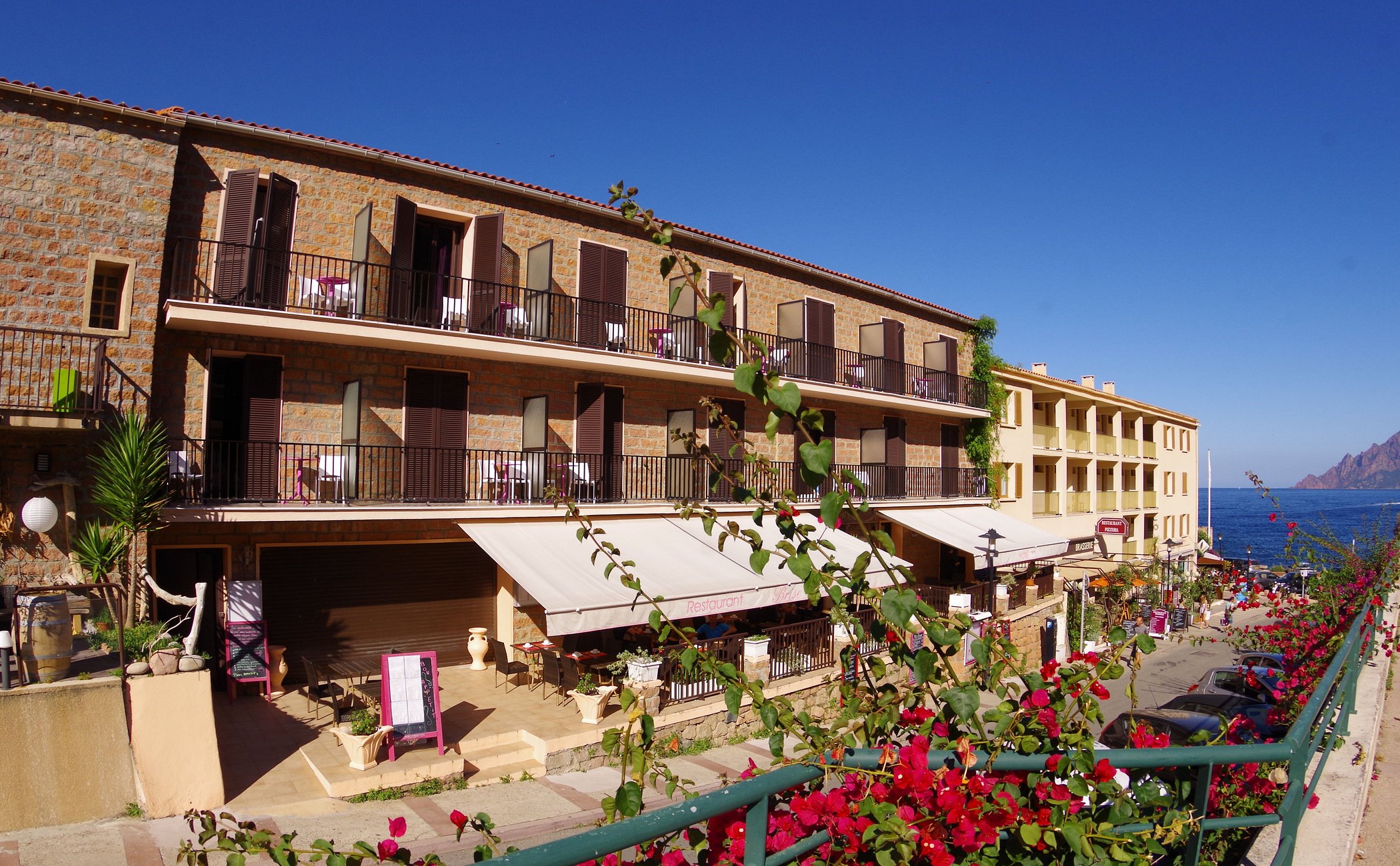 Hôtel Brise De Mer, Hôtel à Ota