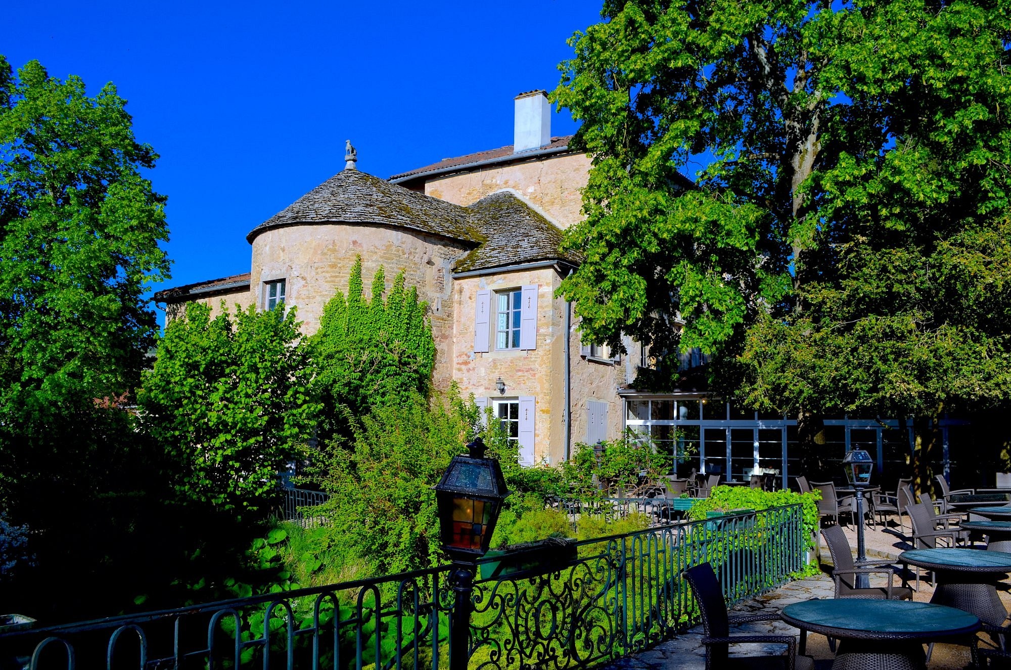 Château d'Igé, Hôtel à Igé