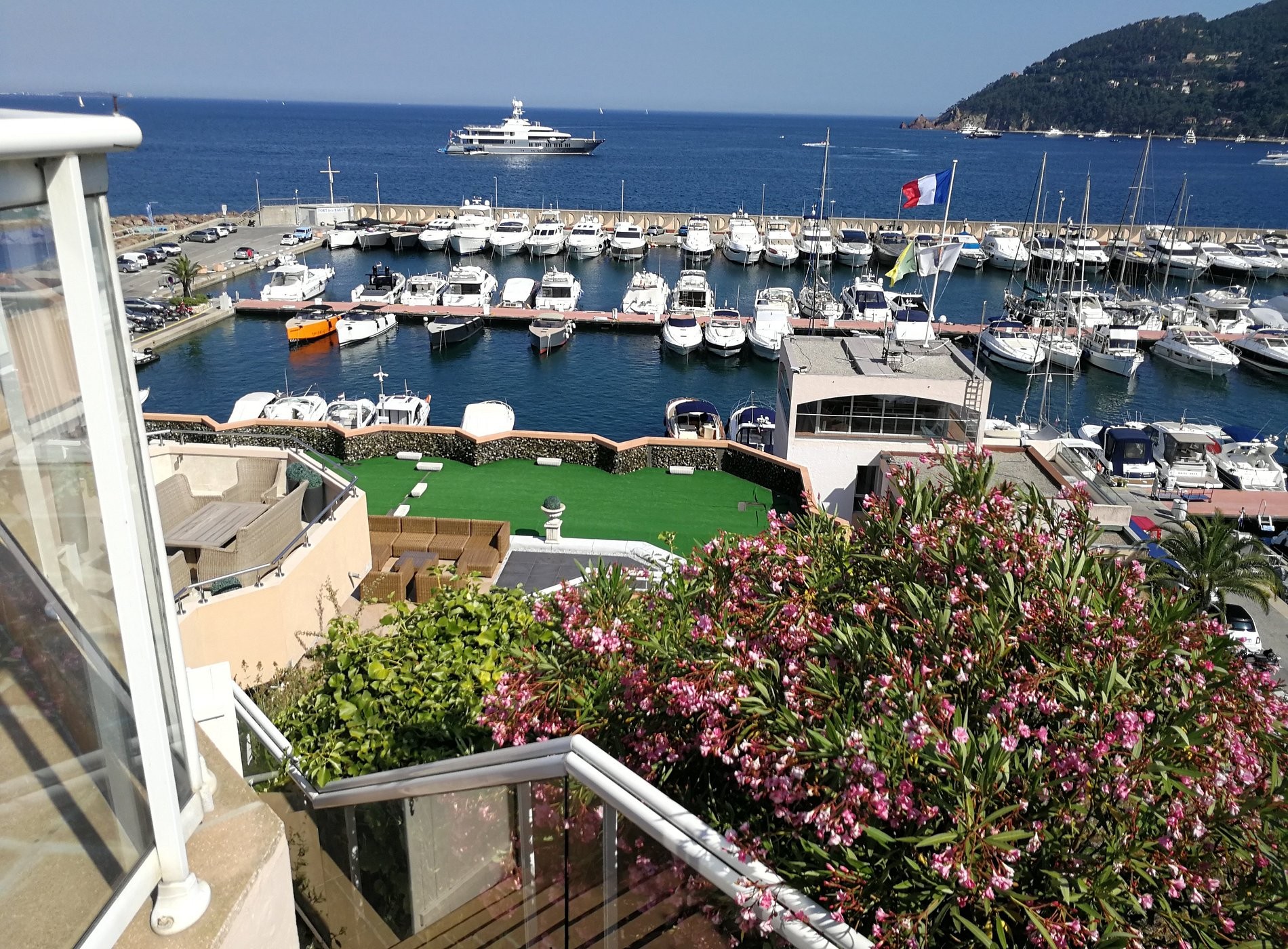 Riviera Beach Hotel, Hôtel à Mandelieu-la-Napoule