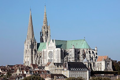 Hôtellerie Saint-Yves, Hôtel à Chartres