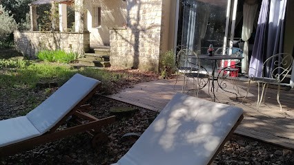 L'abris Bois - Chambre D'hôte, Hôtel à Saint-Restitut