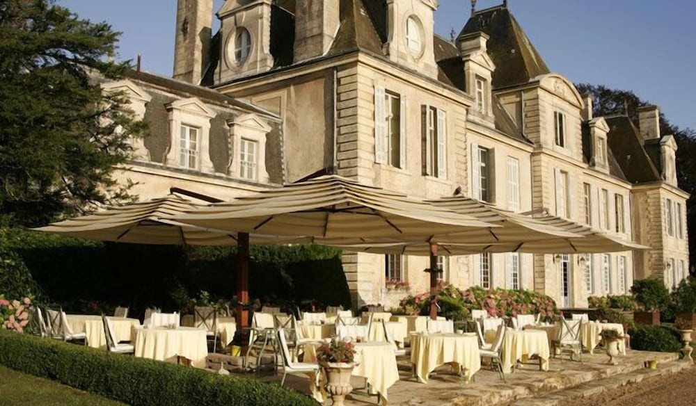 Château de Curzay, Hôtel à Curzay-sur-Vonne