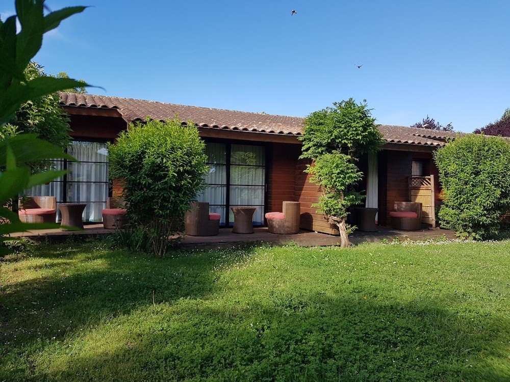 Logis Hôtel Le Vieux Logis, Hôtel à Clam