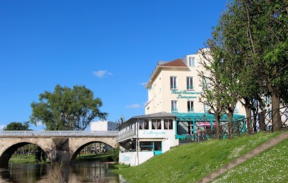 Hôtel L'Esturgeon, Hôtel à Poissy