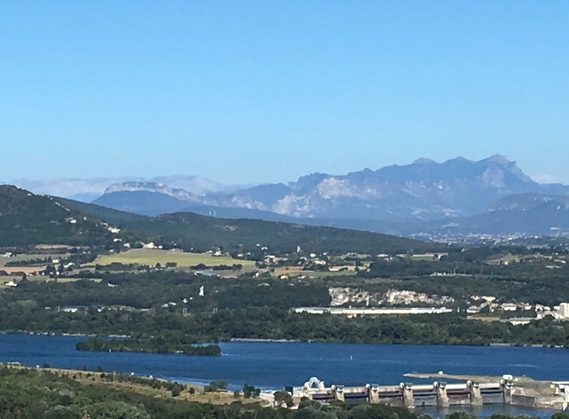 Logis Hôtel Le Mistral - Restaurant Montélimar Sud, Hôtel à Châteauneuf-du-Rhône