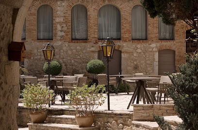 Domaine Du Colombier, Hôtel & Restaurant 4 étoiles, Hôtel à Malataverne