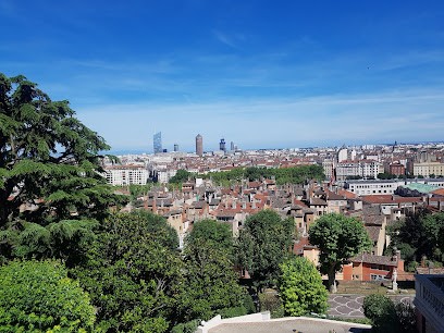 Sur Les Hauteurs Du Vieux Lyon, Hôtel à Lyon 05