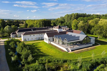 Le Grand Pavillon Chantilly, Hôtel à Vineuil-Saint-Firmin