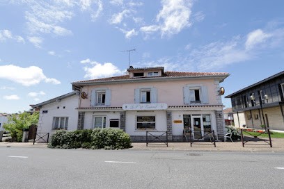 Le P'tit Ecureuil, Hôtel à Tosse