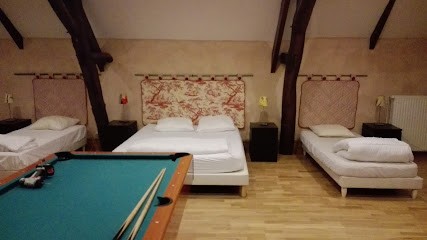 Amand Philippe, Hôtel à Sermizelles