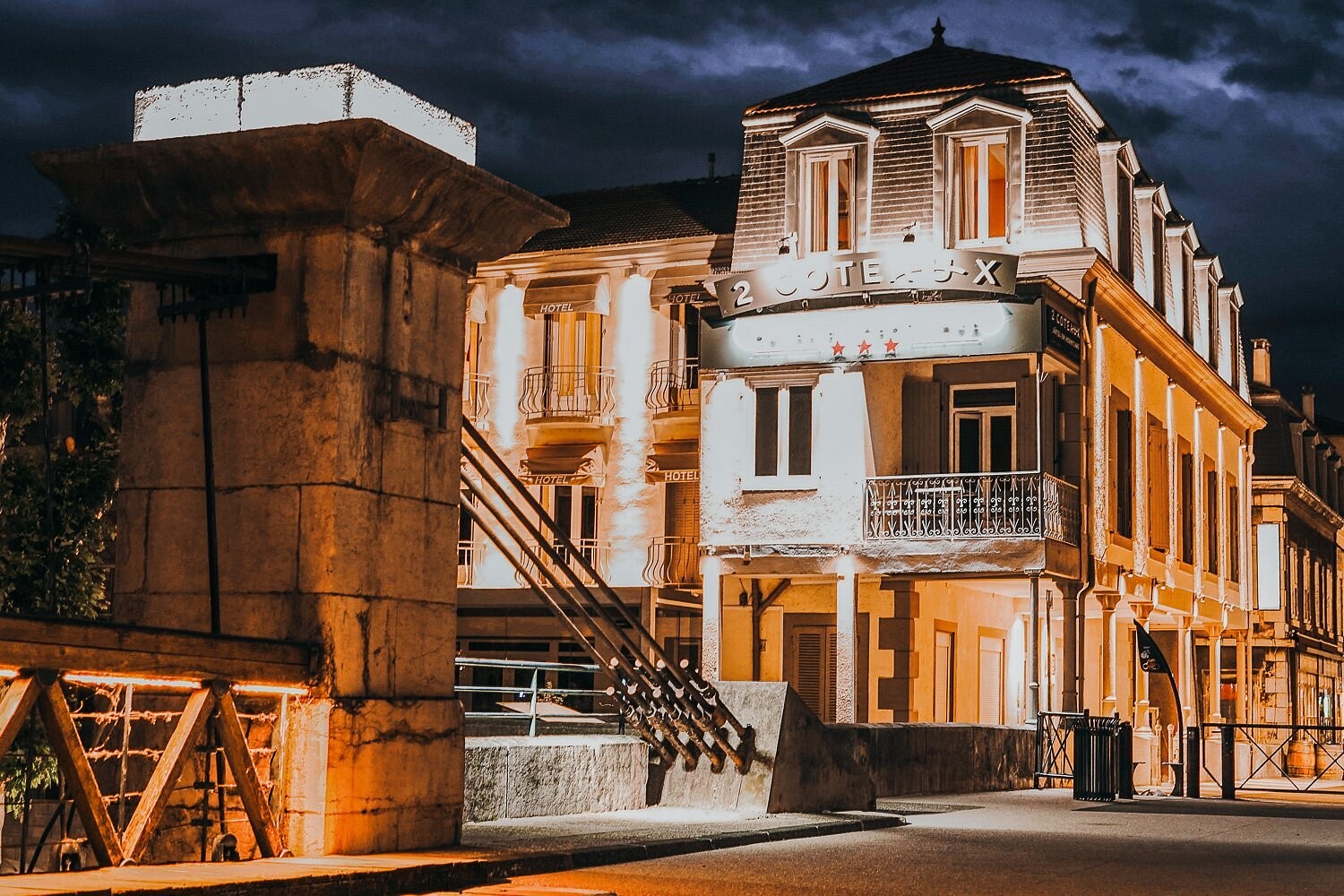 Hotel Les 2 Coteaux, Hôtel à Tain-l'Hermitage