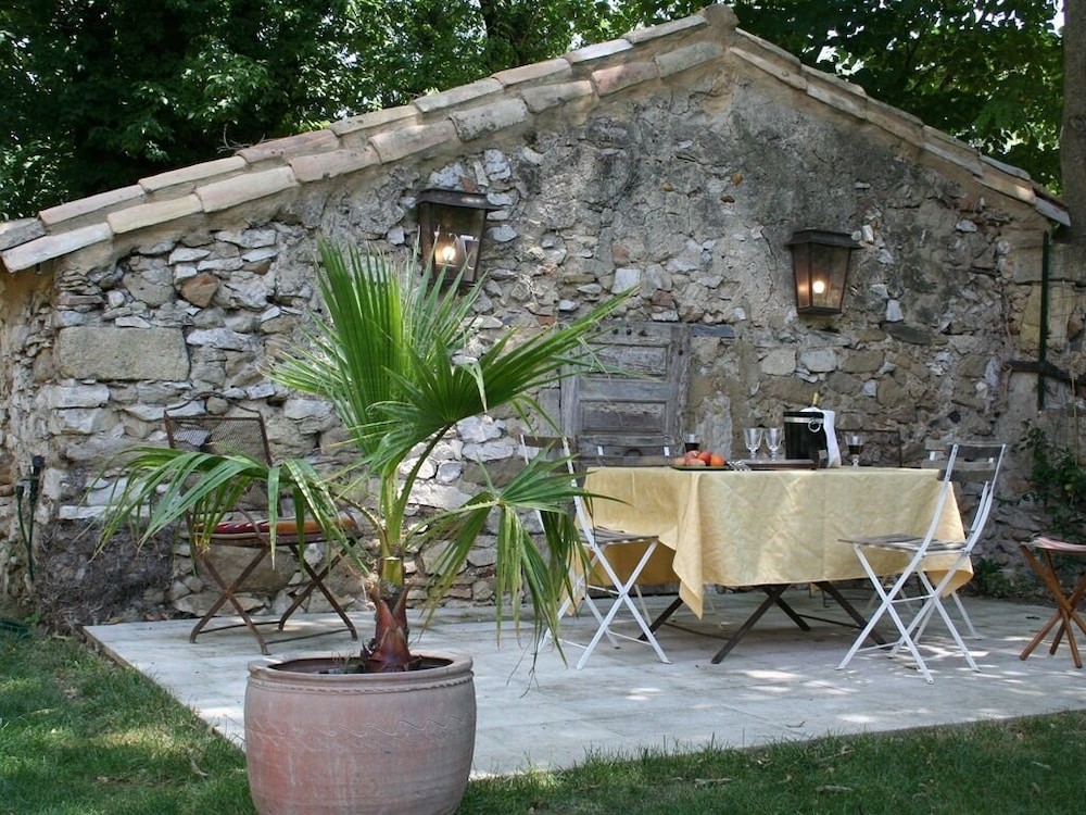 Château Beaupré Deleuze, Hôtel à Saint-Laurent-des-Arbres