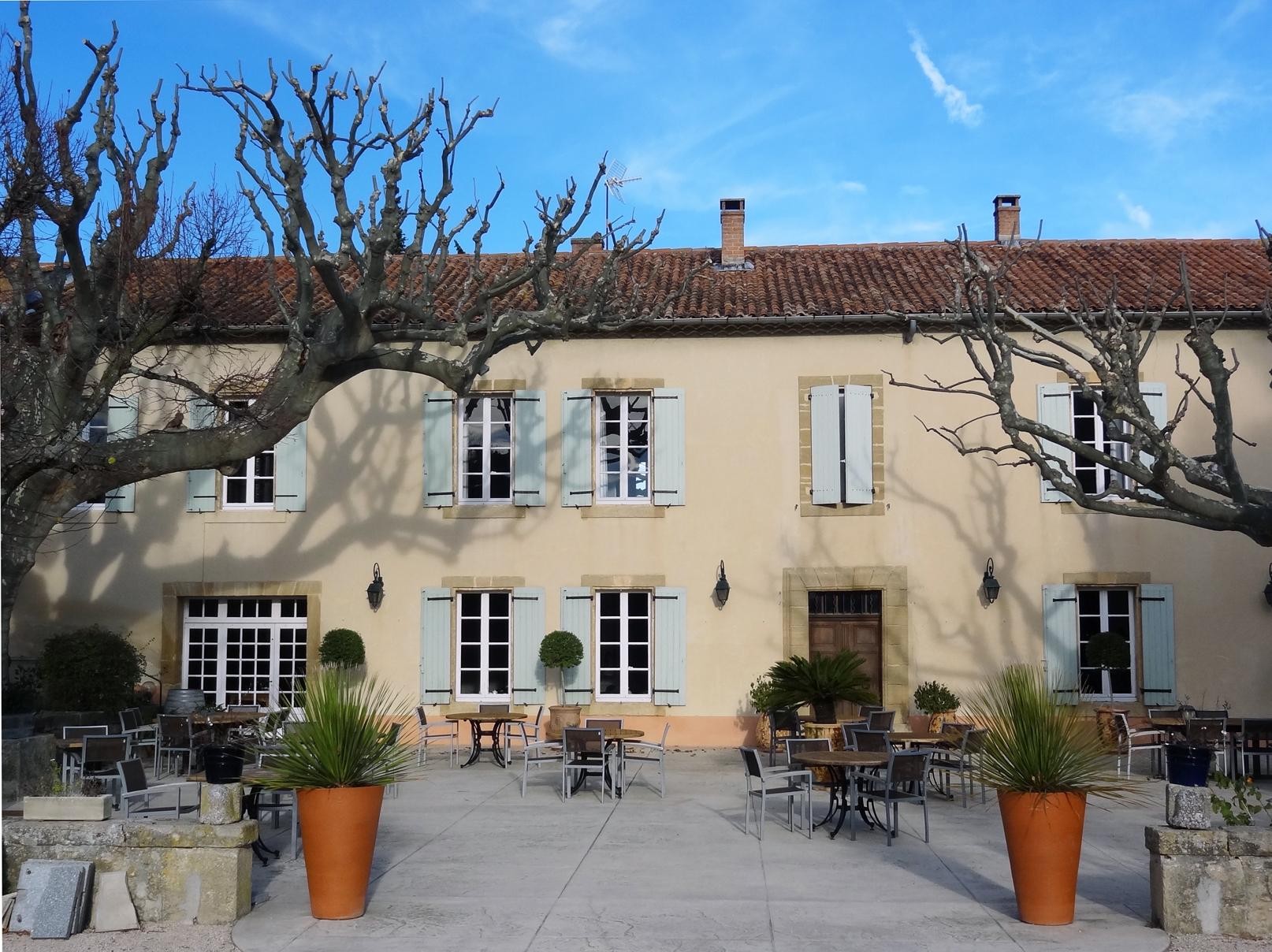 Le Pré Du Moulin - Maison Alonso Hotel & Restaurant, Hôtel à Sérignan-du-Comtat