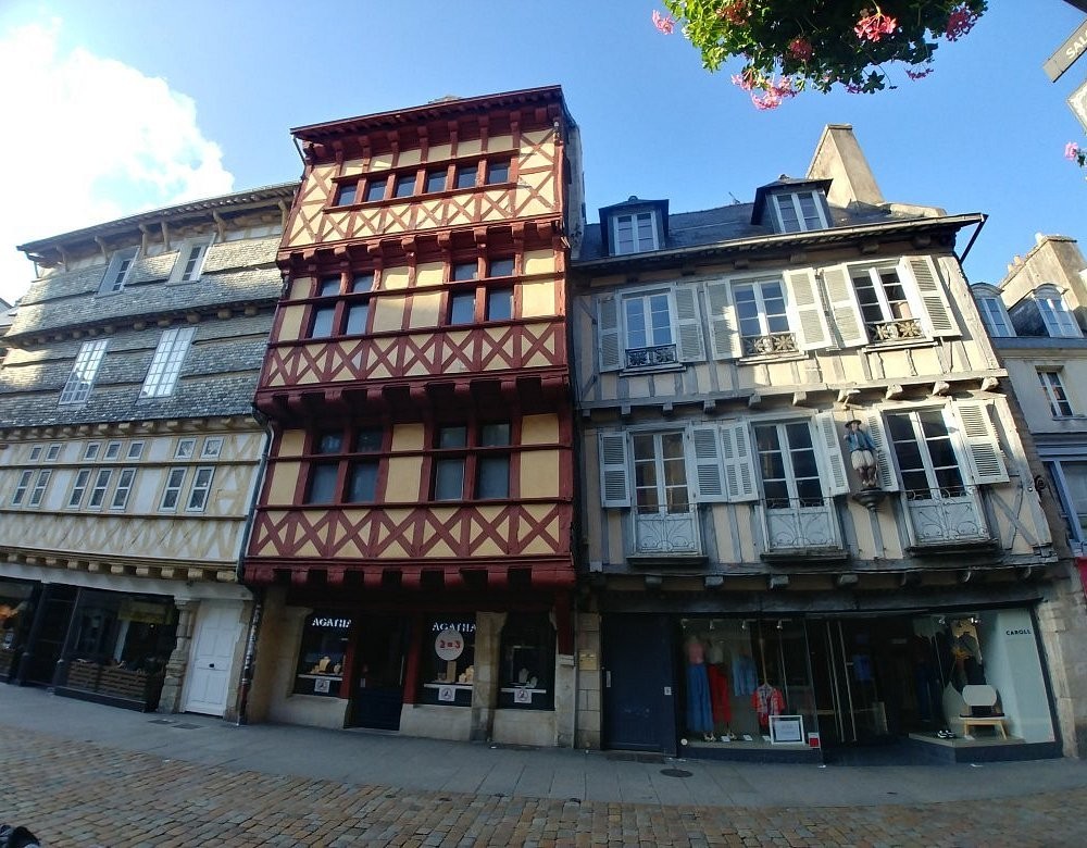 Hôtel T.G.V ( Face à La Gare De Quimper), Hôtel à Quimper