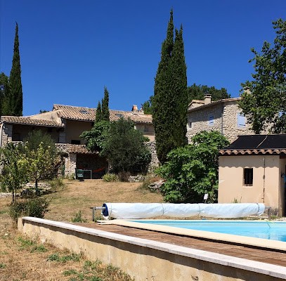 Gîte Le Petit Bousquatier ️ ️ ️, Hôtel à Salles-sous-Bois