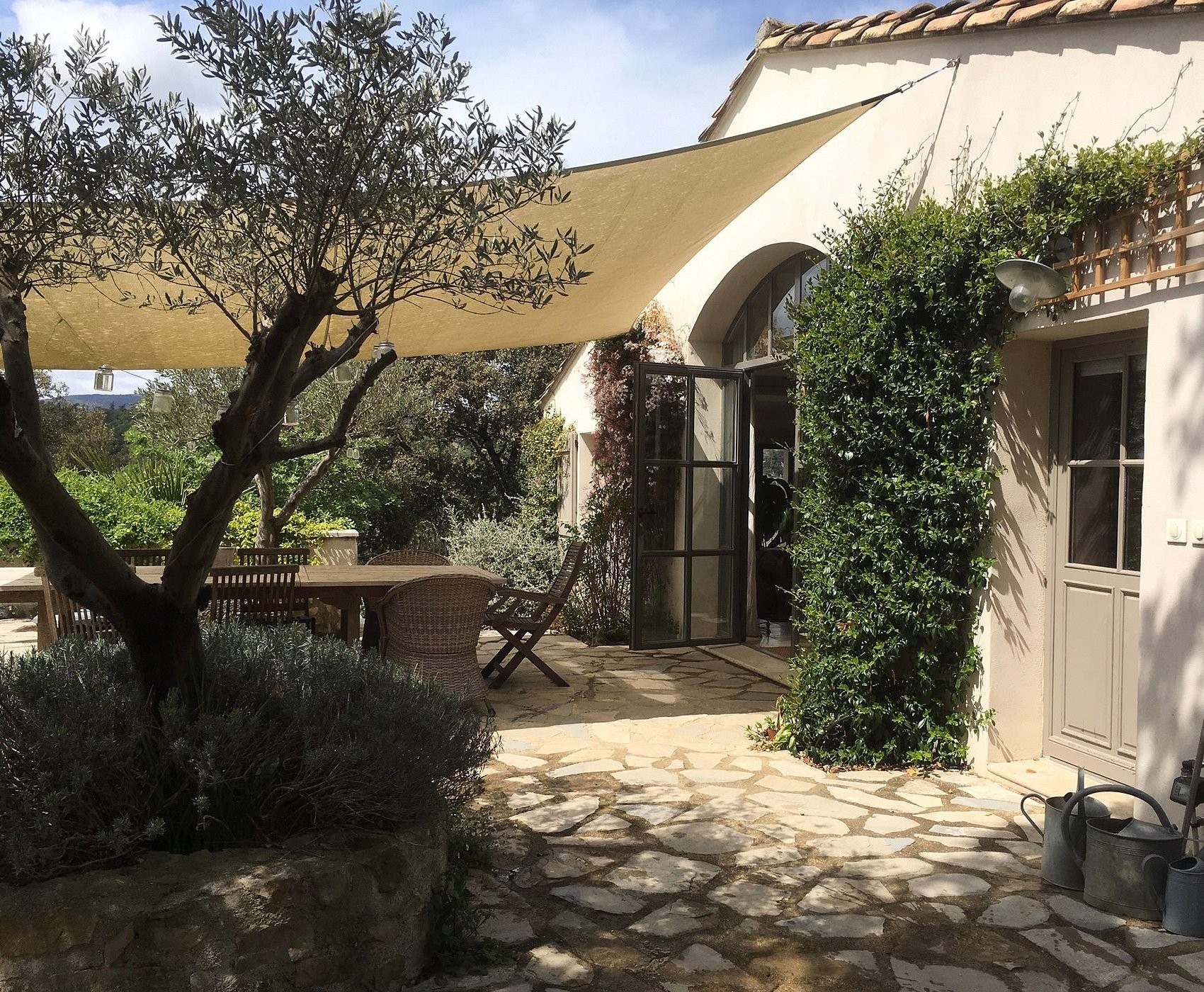 Mas Pryce, Hôtel à Sardan