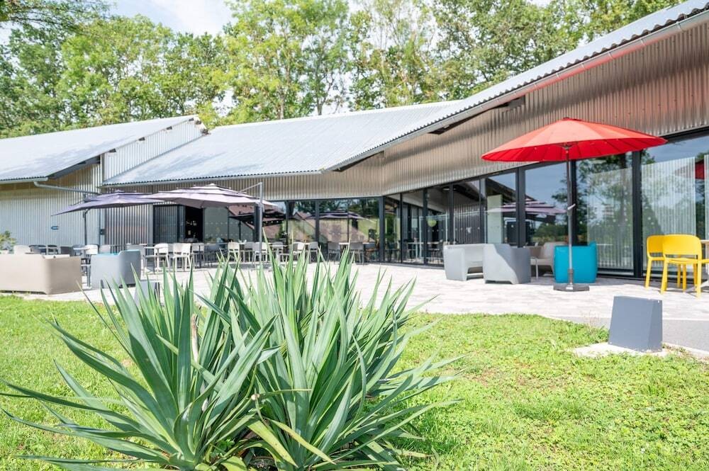 Alba Hôtel Lac D'Orient, Hôtel à Mesnil-Saint-Père