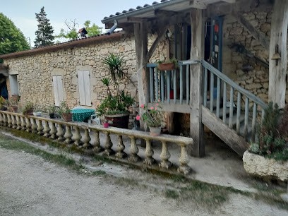 Gite Accueil A La Ferme De Tollet, Hôtel à Larressingle