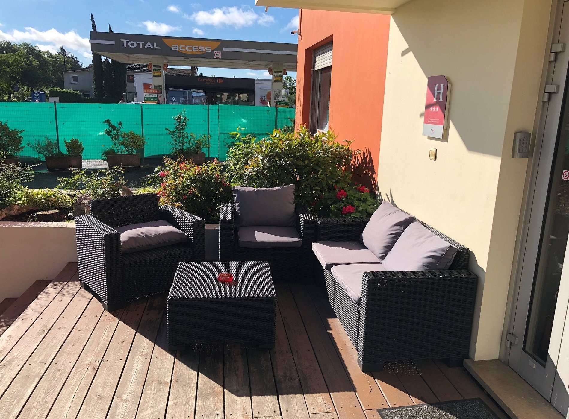 Adonis Lyon Est Hotel Artys, Hôtel à Saint-Priest