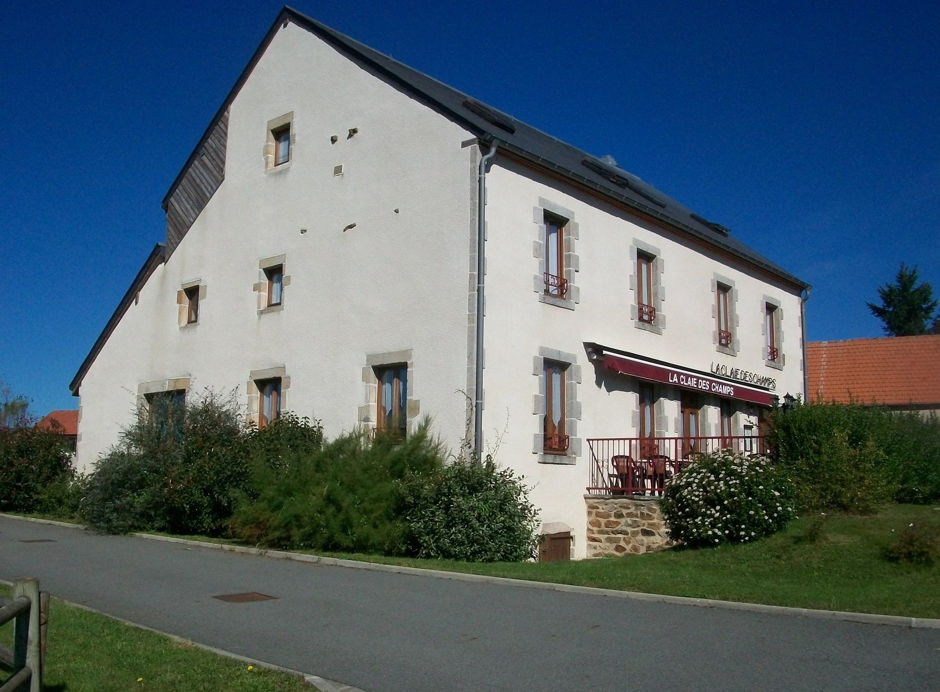 La Claie Des Champs, Hôtel à La Crouzille